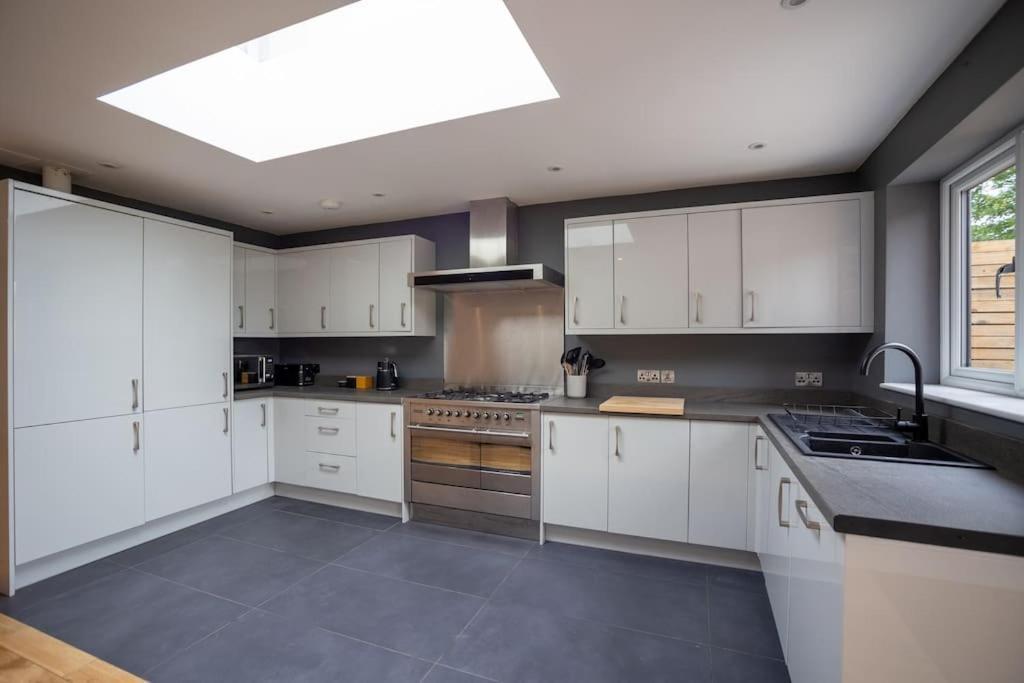Hereford - Clifton Villa - Beautifully Presented House Located A Short Walk From City Centre - Sleeps 6 Guests - Perfect For Exploring Hereford - Hosted By Rentmyhouse Exterior foto